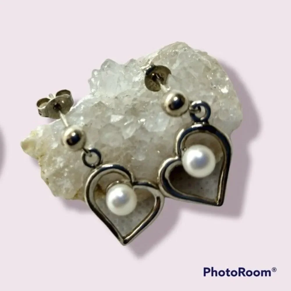 Sterling silver‎ 925 stamped heart pearl earrings